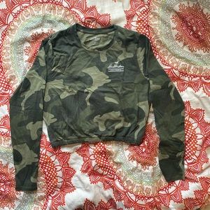 Hollister Camo Cropped Long-Sleeve Top